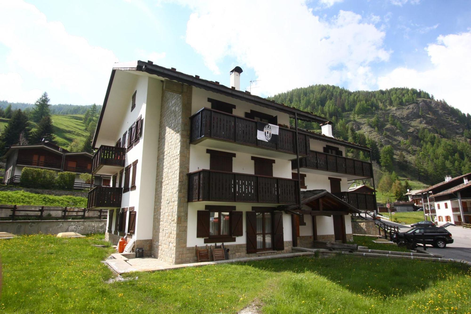 Champoluc Apartment Exterior photo