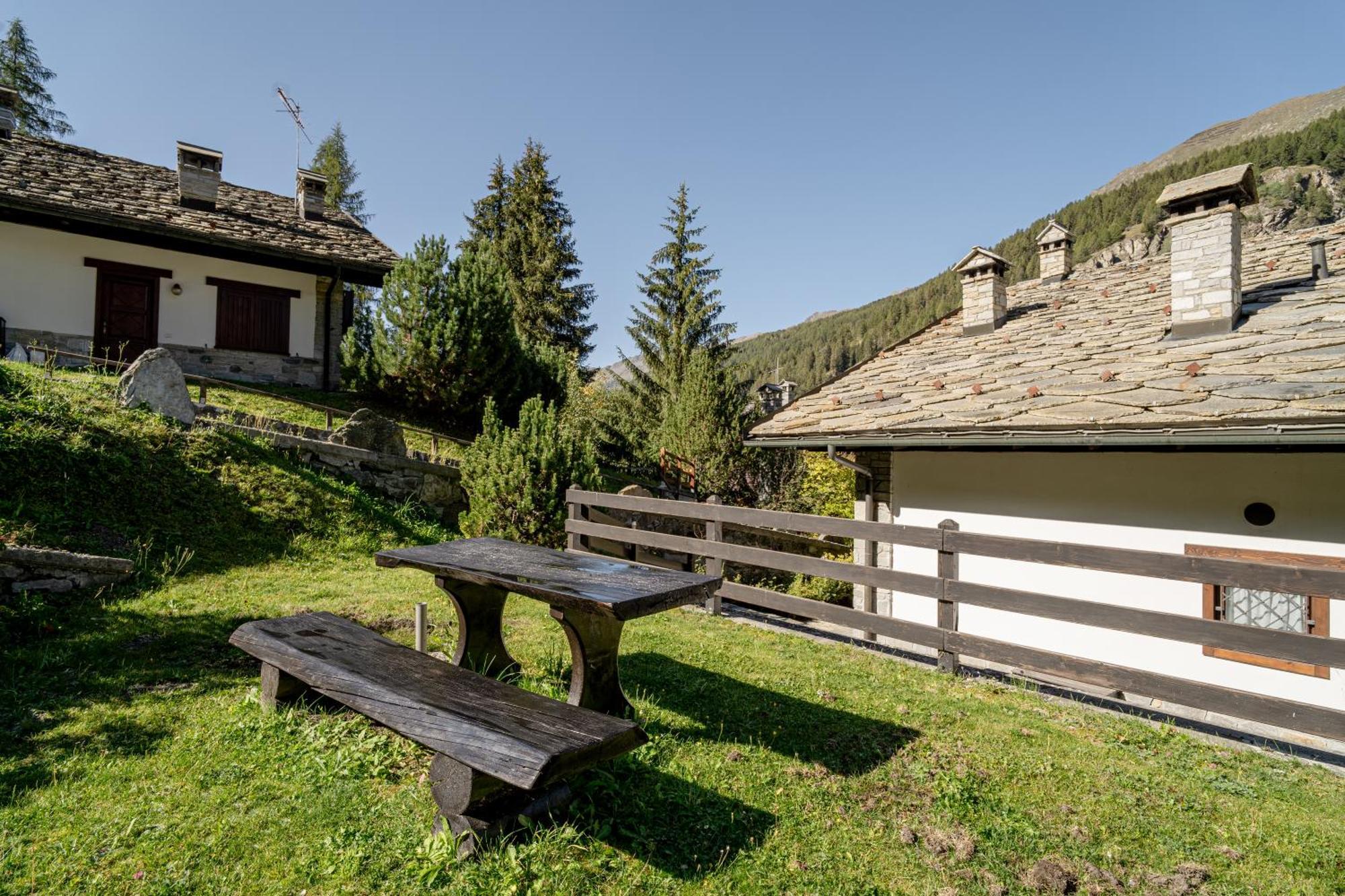 Champoluc Apartment Exterior photo